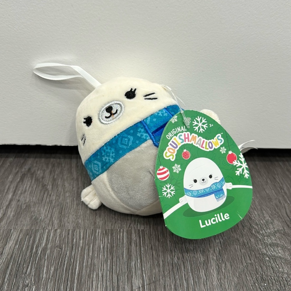 3x$25‼️ NWT Squishmallows Christmas ornaments: Lucille the Seal